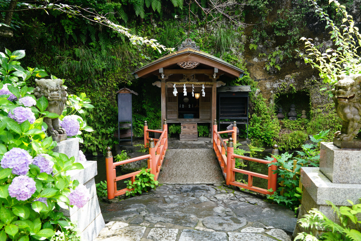 鎌倉銭洗弁天で清めたお金は使うべき？使わないと逆効果の真相と参拝術