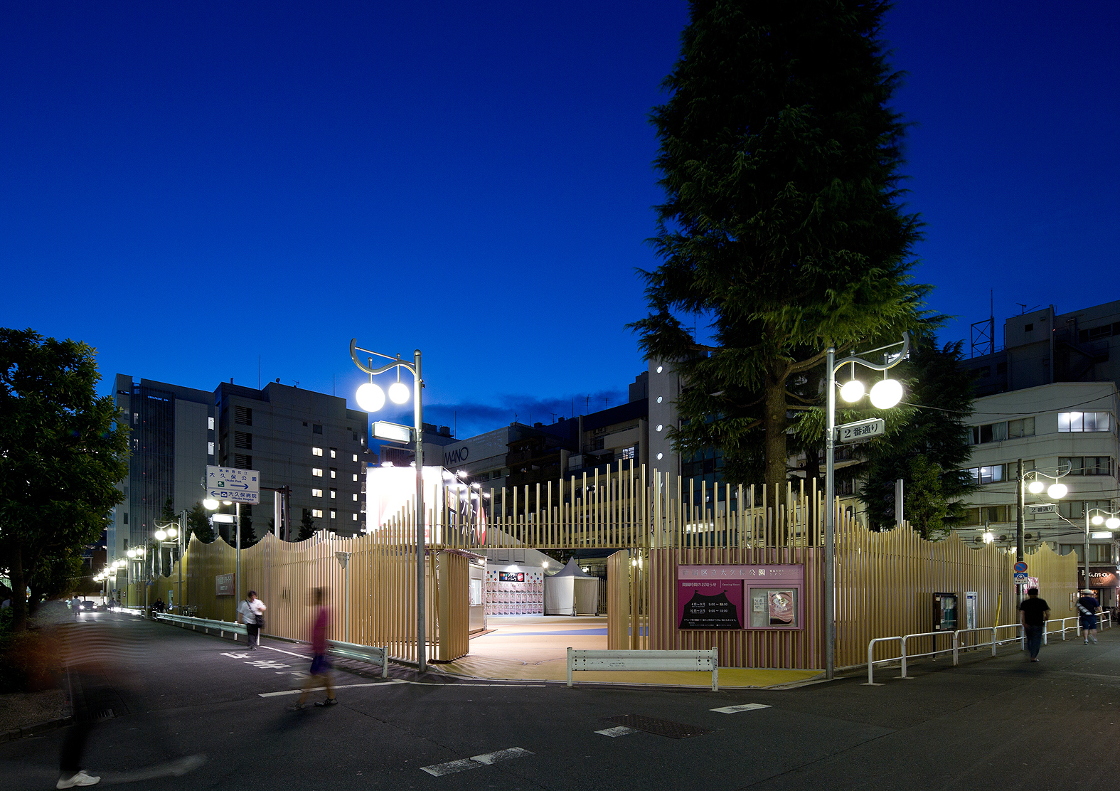 【2026年現地ルポ】大久保公園のいま——防犯強化と社会支援が交差する歌舞伎町、変貌を遂げる街角のリアル