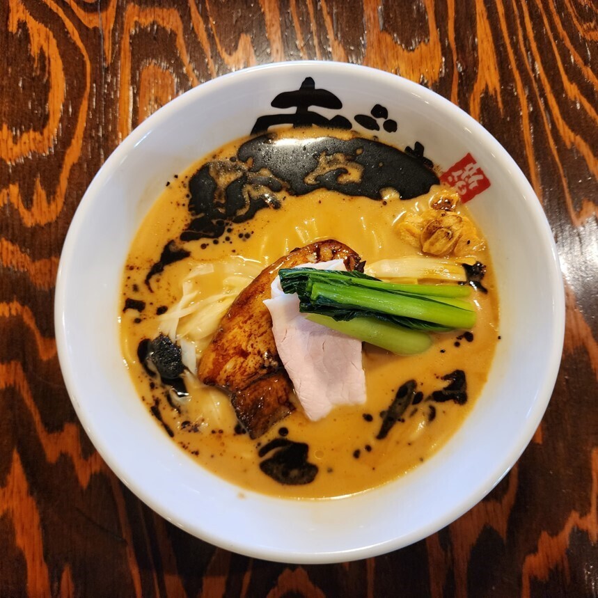 新潟・上越の絶対王者「麺屋あごすけ」が描くラーメン界の未来！2026年に人々が2時間並んででも食べたい「飛魚出汁」極みの一杯