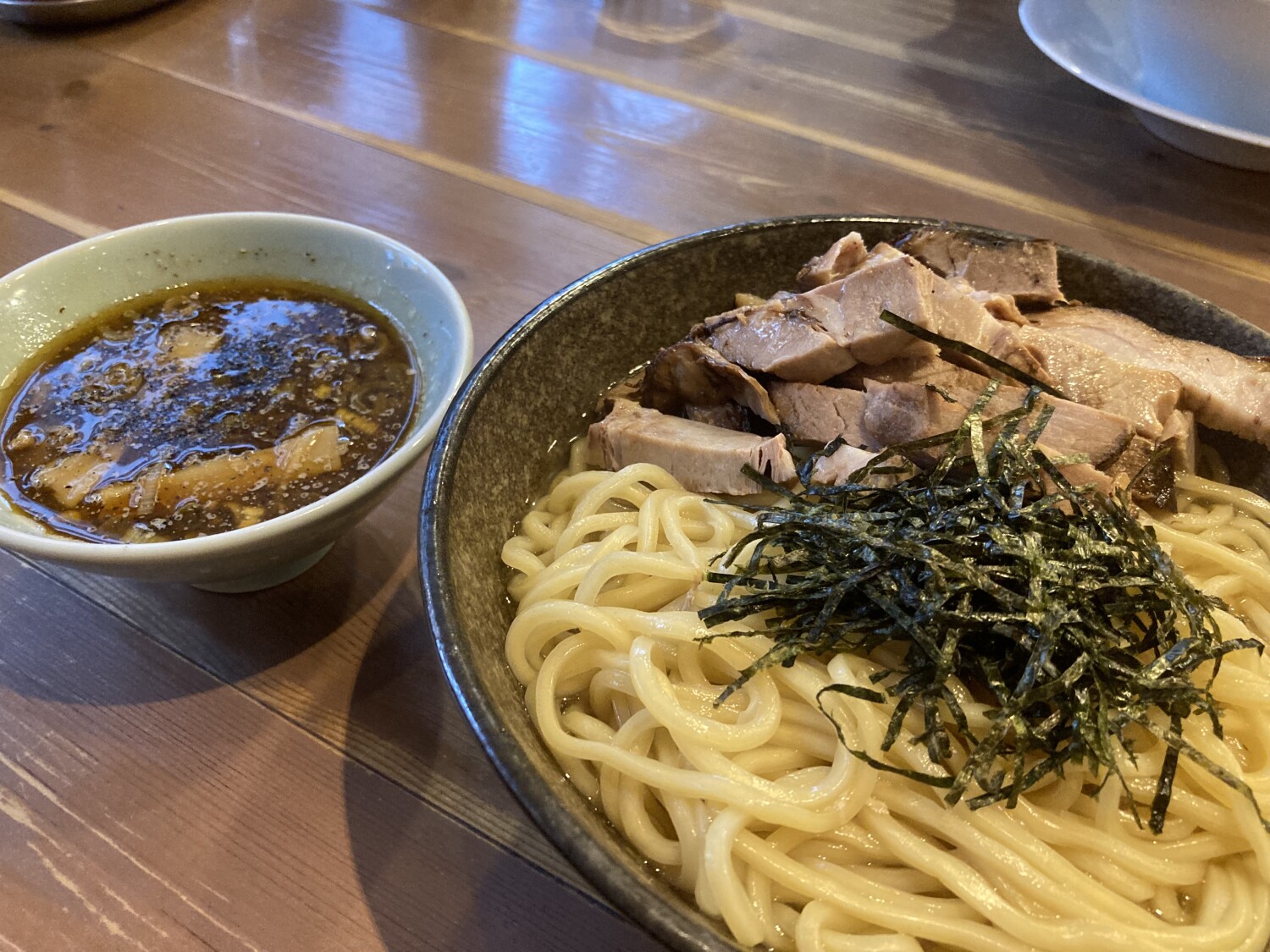 福島・自家製麺うろたの真価｜貝だし・油そばの魅力と行列駐車場攻略