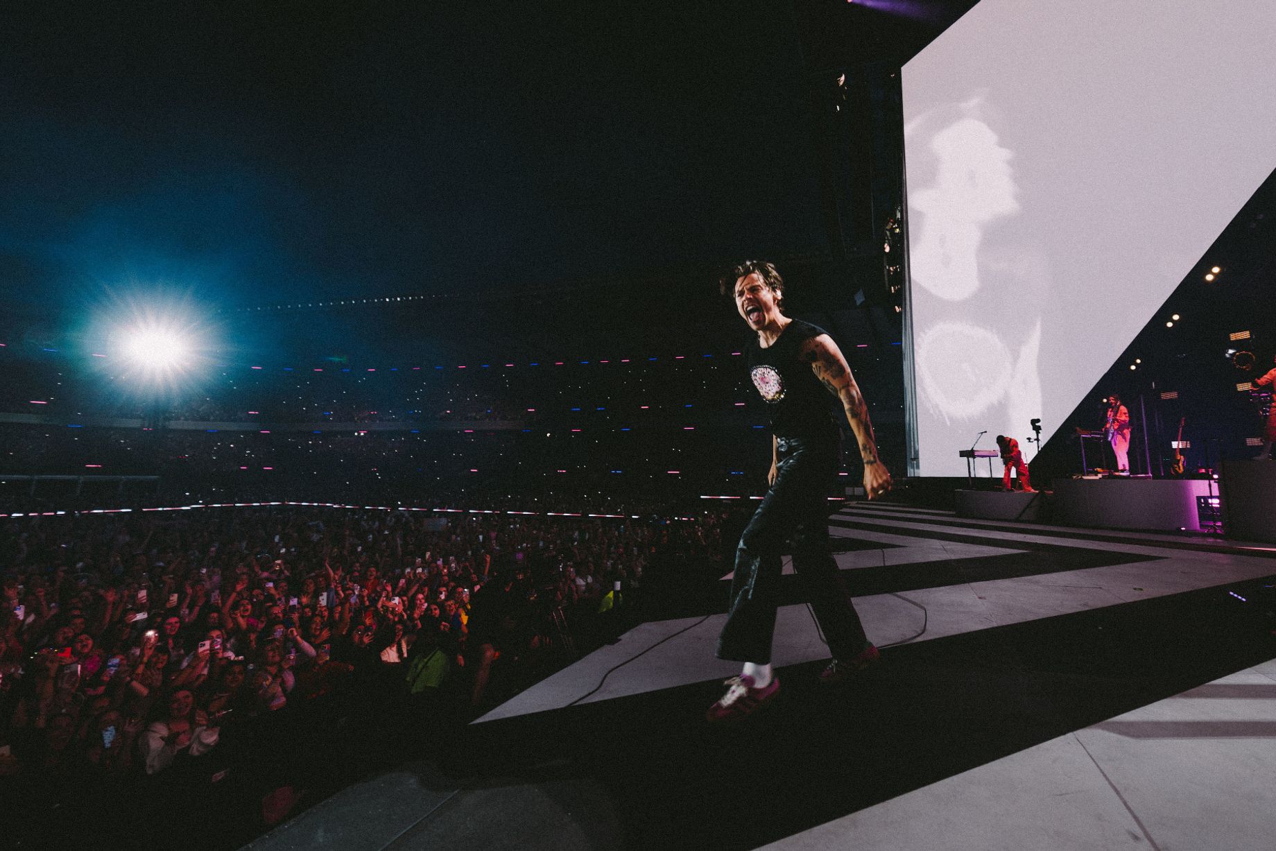 Harry Styles Breaks Stadium Records During Record-Breaking London Concert Series