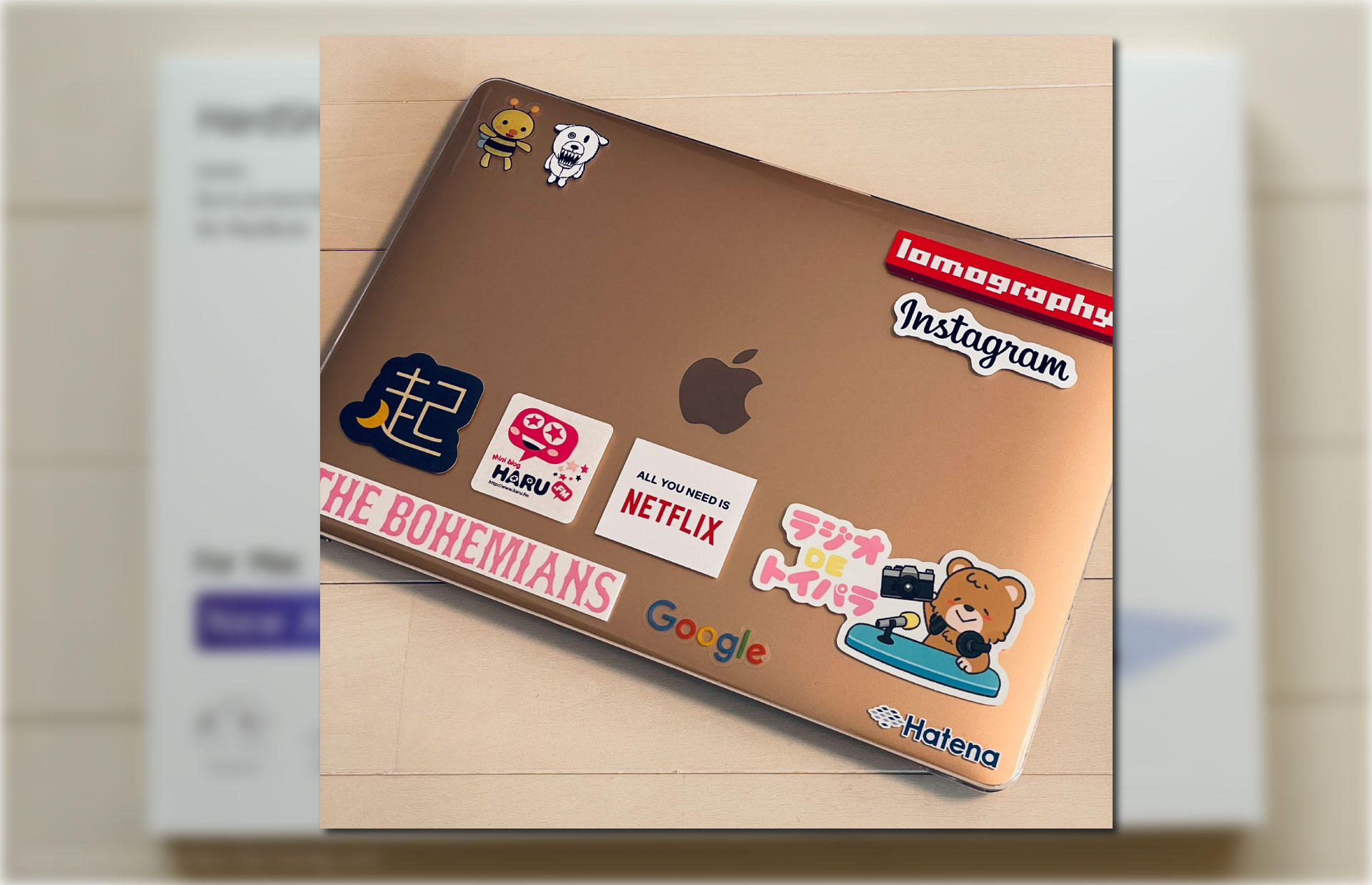 Macbook Airステッカーはダサい？直貼り後悔と下取り対策