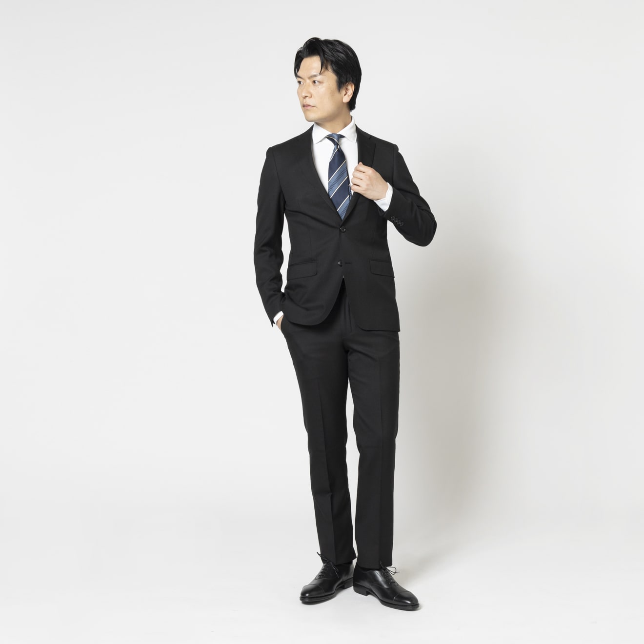 なぜブラック無地は圧倒的人気なのか？安っぽく見せない着こなしの真相