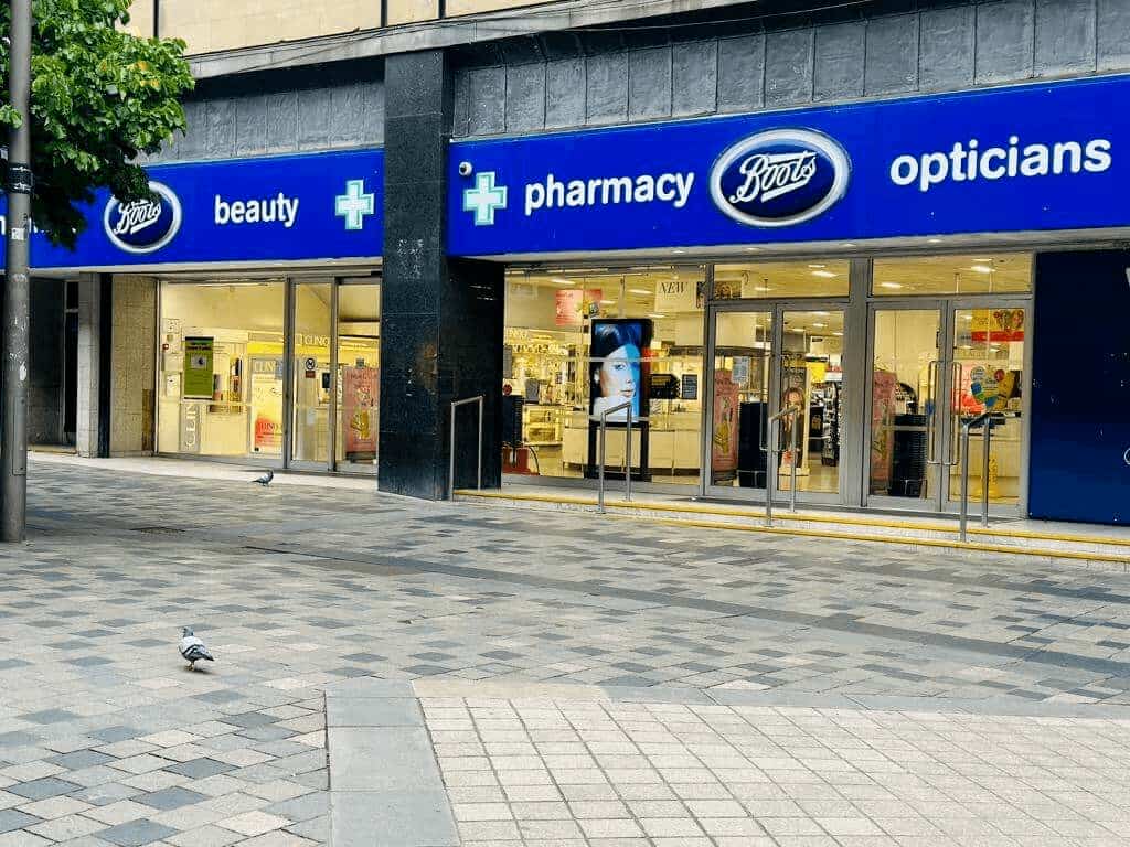Specsavers Opticians and Audiologists - Manchester - Arndale