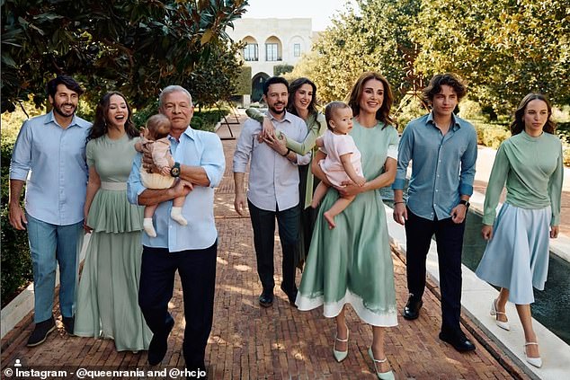 Inside the Hashemite Family’s Baby Boom: Queen Rania’s Candid Photos with Her Four Granddaughters