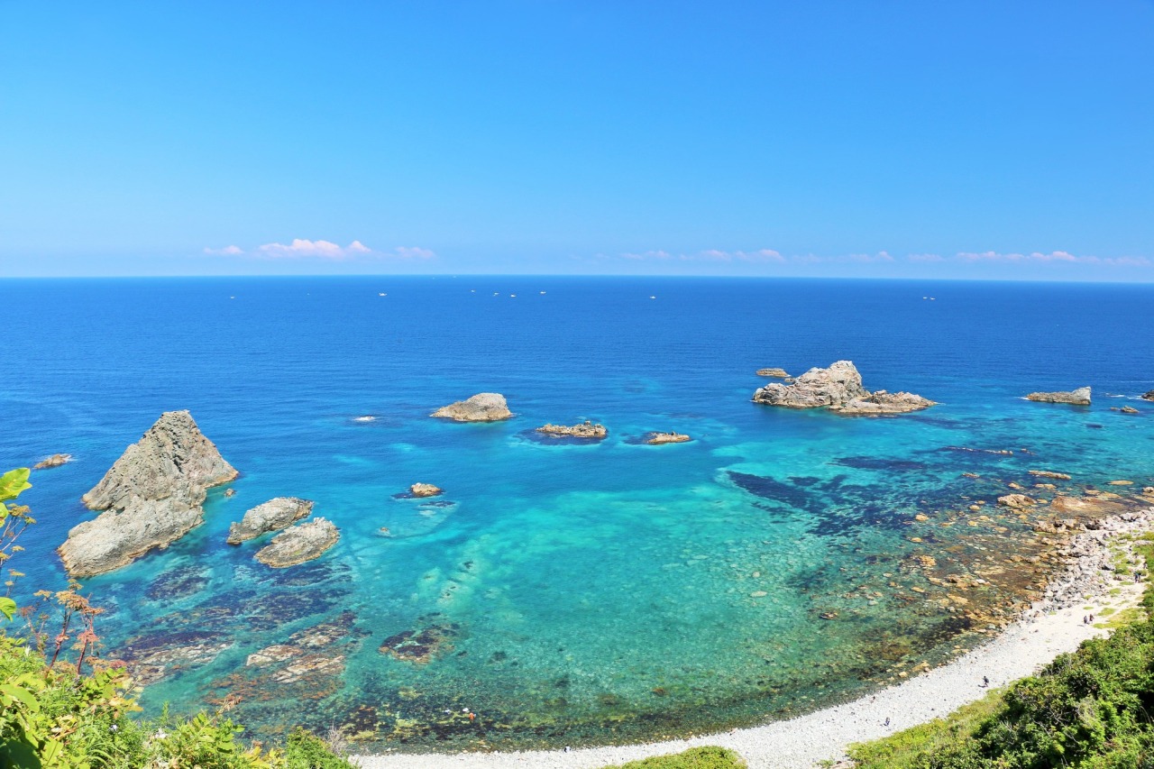 島武意海岸の絶景と熊出没の真実｜暗闇トンネルの先に広がる青の全貌