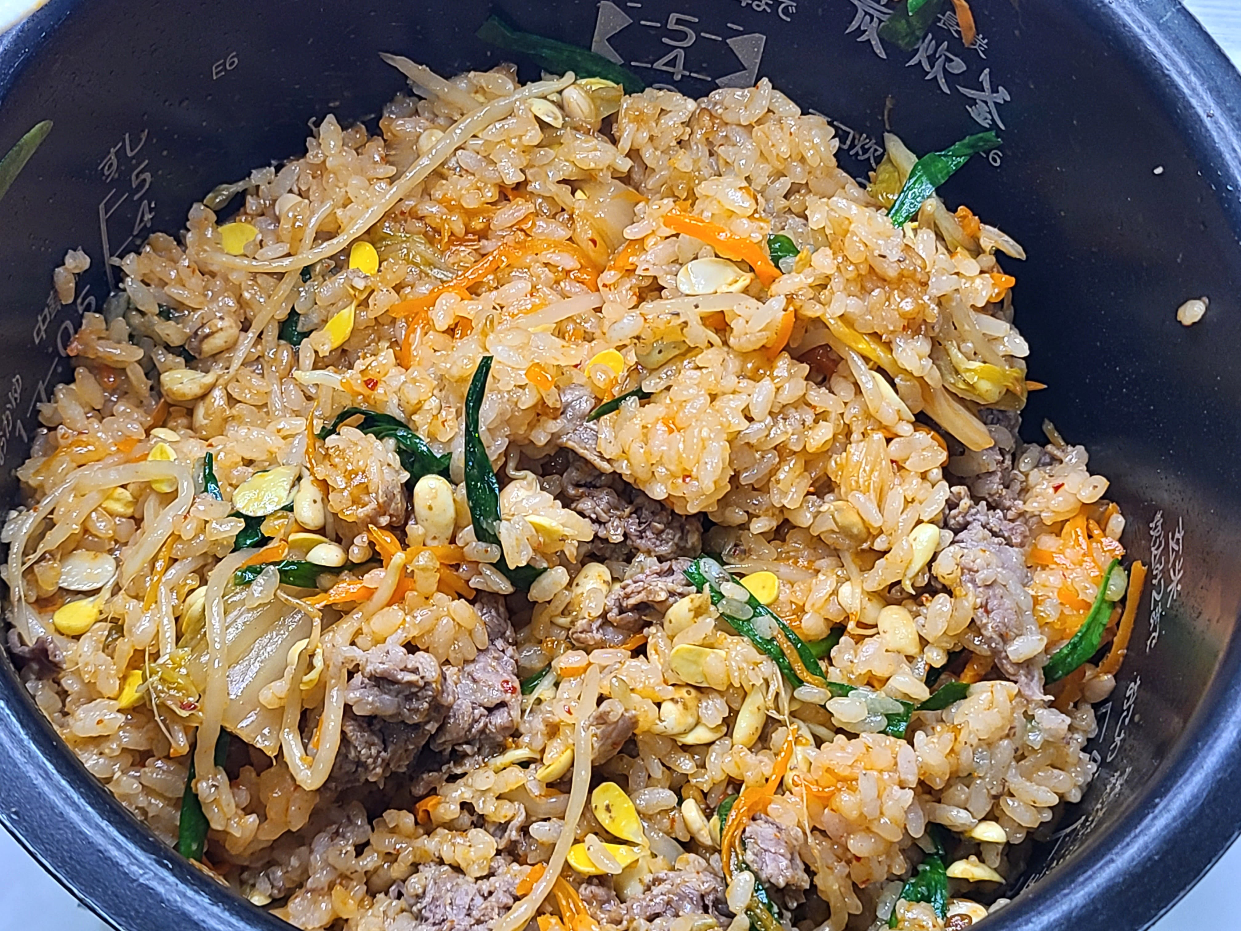 炊飯器ビビンバの黄金比レシピ！香ばしいおこげを完全再現する裏ワザ