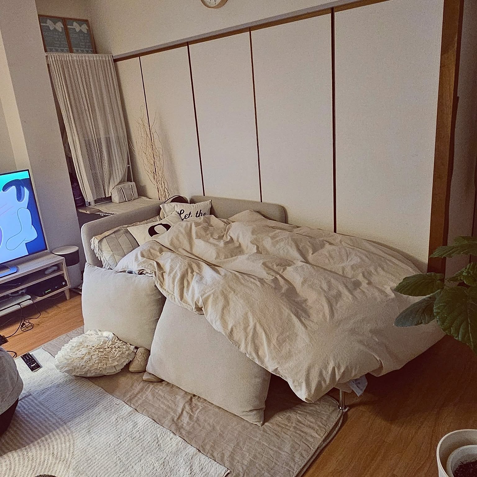 なぜリビングで寝てしまうのか？体への悪影響と夫婦関係の真相