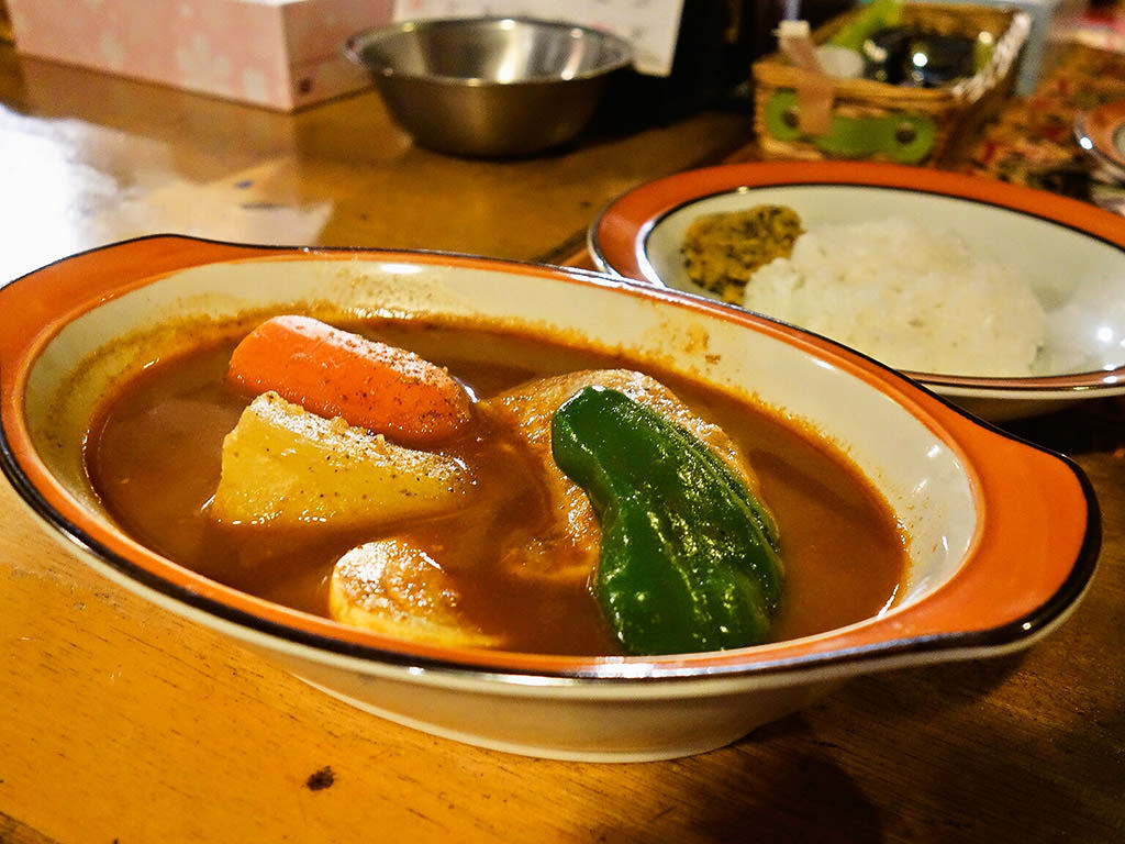 札幌スープカレーの伝説！村上カレー店プルプルが熱狂を呼ぶ理由