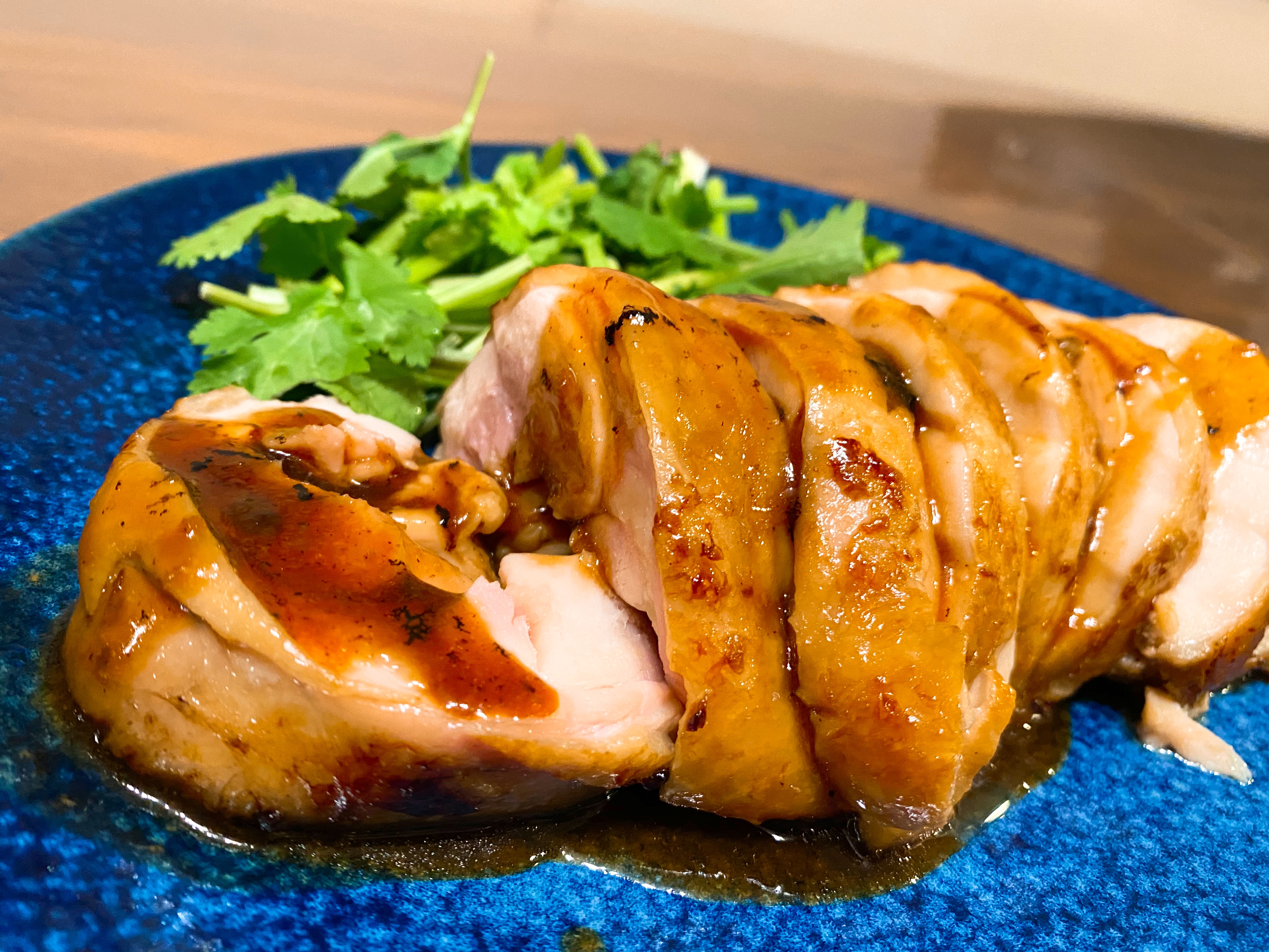 鶏モモ肉の低温調理で赤い・パサつく真相は？失敗防ぐ黄金温度と安全策