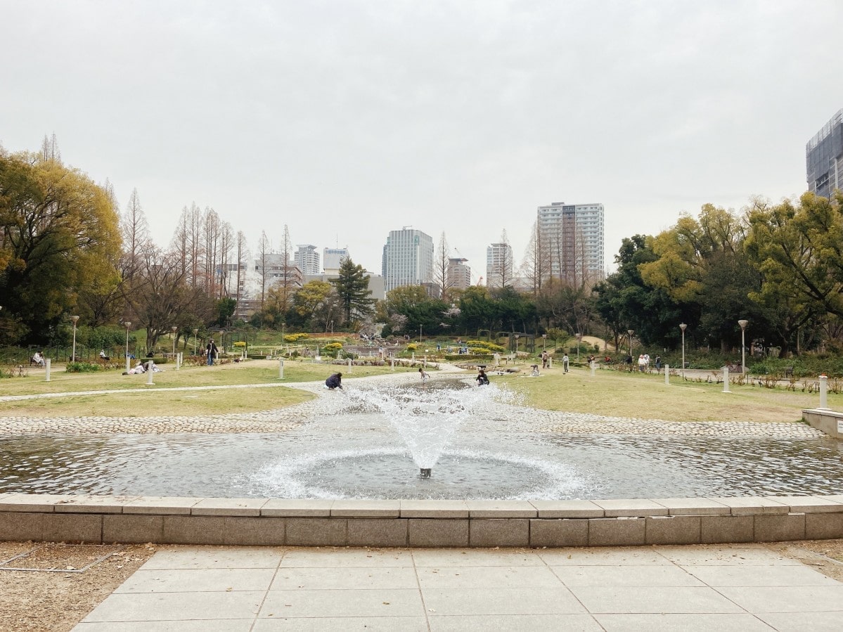 靱公園の噴水で水遊び！2026年最新の期間と時間＆子連れ完全ガイド