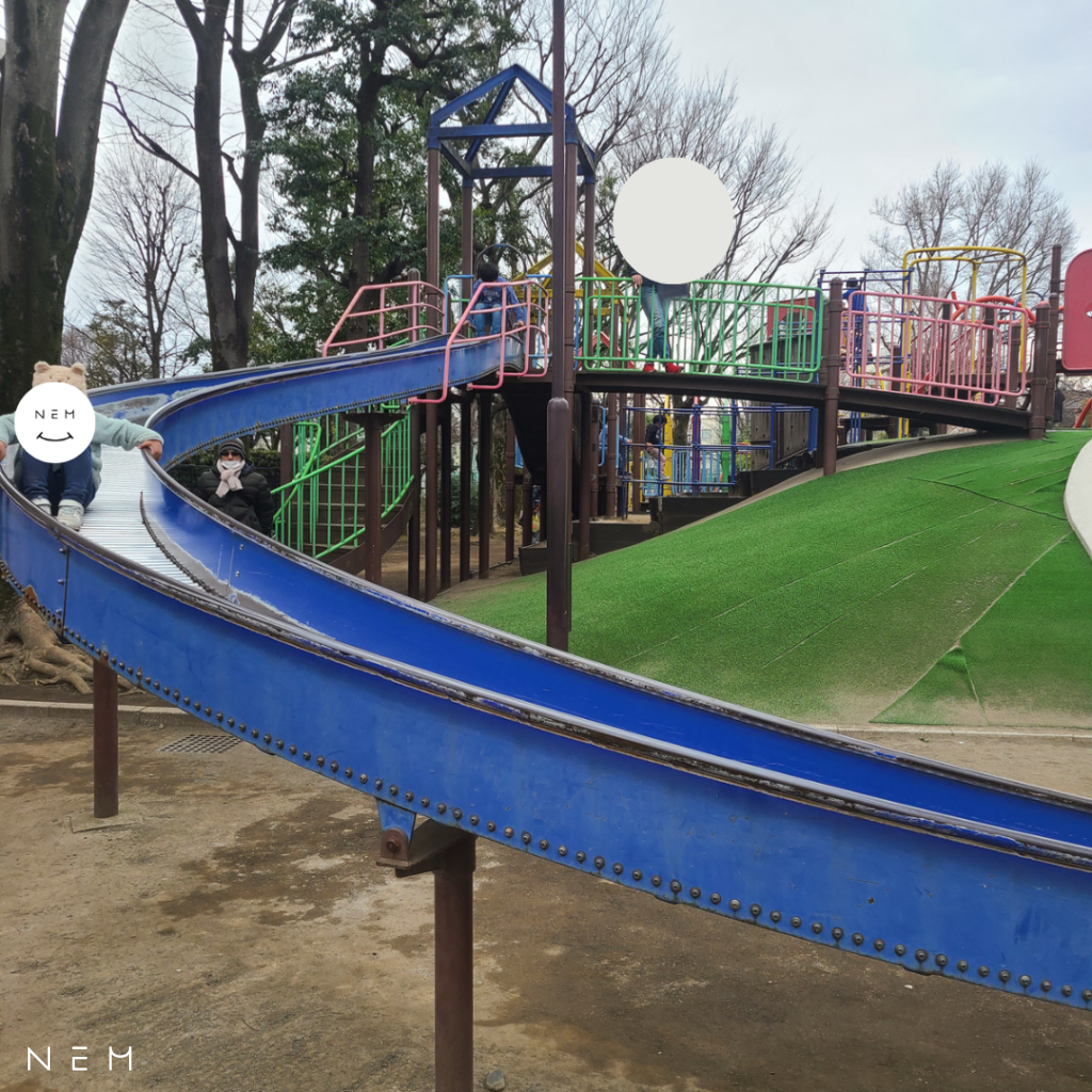 新宿区立落合公園の魅力を完全網羅！遊具・じゃぶじゃぶ池・駐車場まで徹底解説