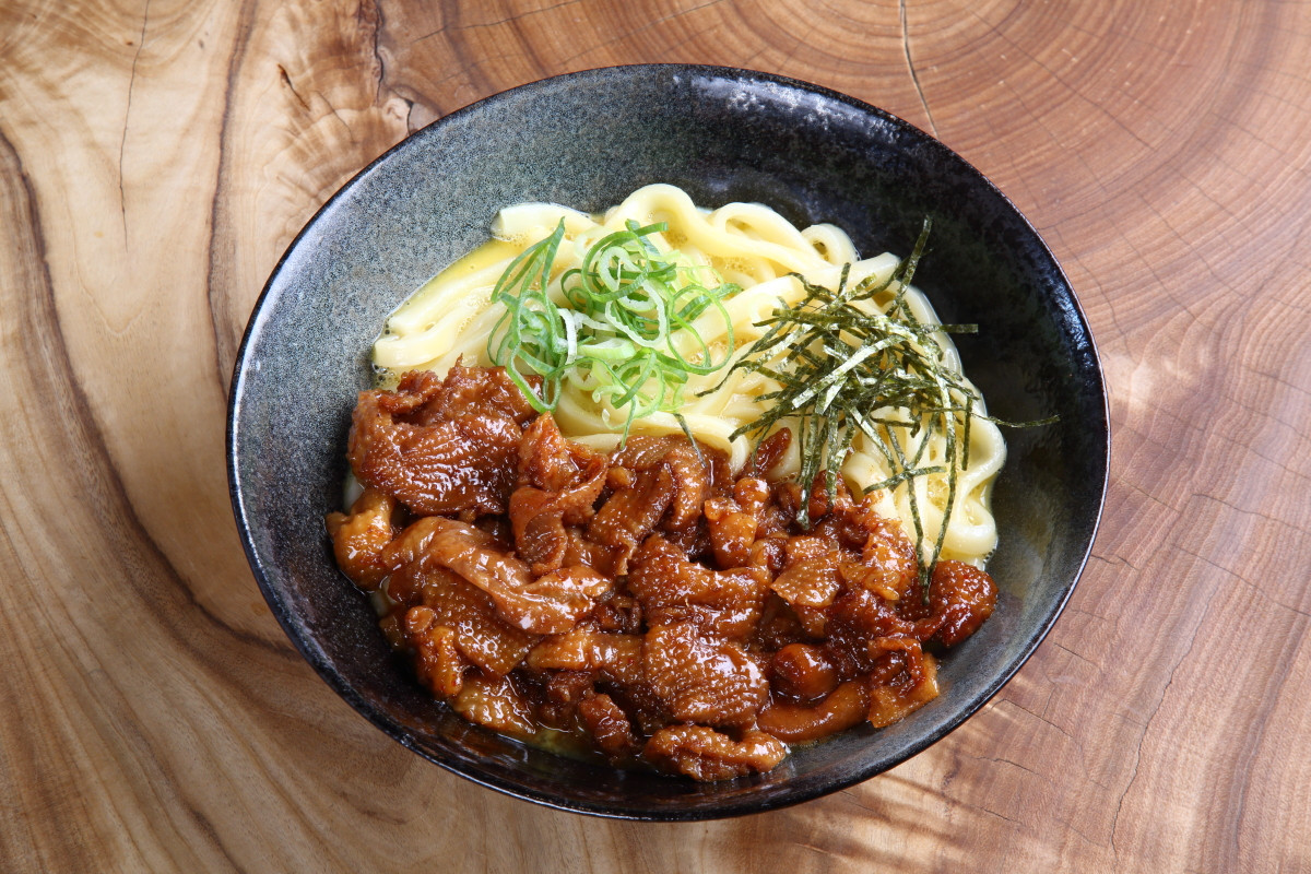鳥栖かつみ屋うどん行列の真相！圧力釜の極上もちもち麺と揚げいなり解剖