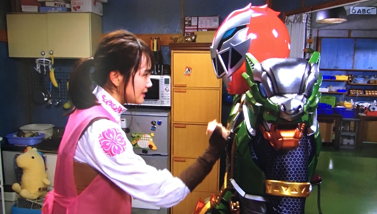 尾崎真花は仮面ライダーに出演？噂の真相と2026年現在の活躍を総括
