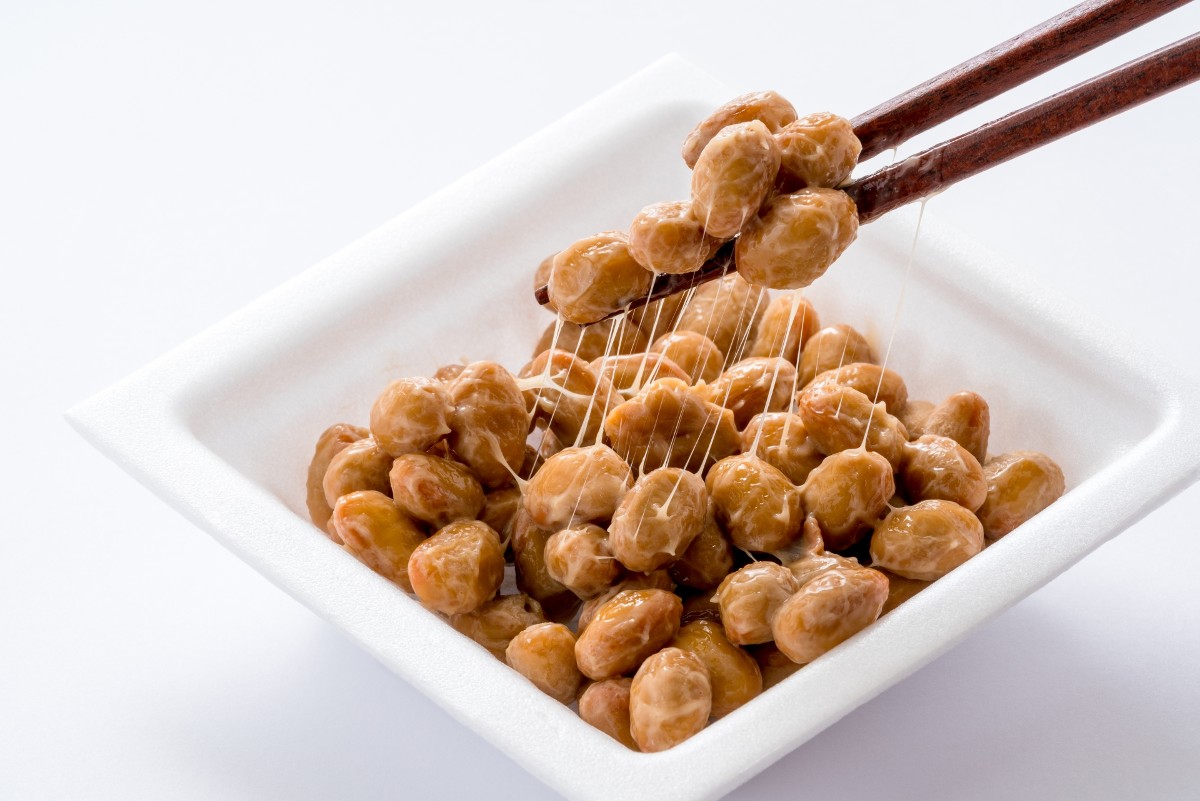 納豆で吐き気がする原因とは？遅発性アレルギーの危険性と治し方を解説