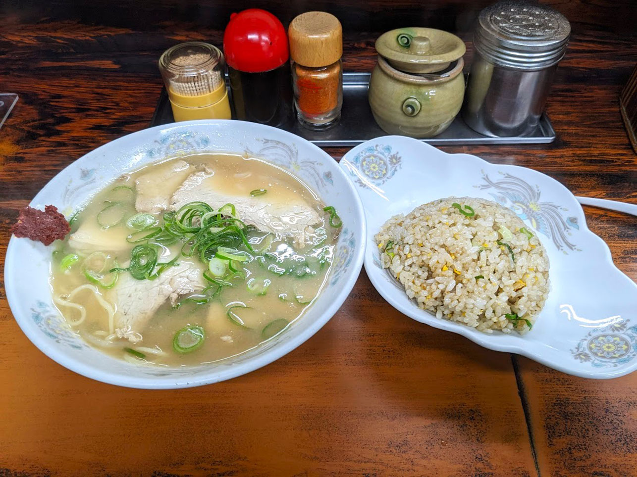 大黒屋ラーメンの人気の秘密を徹底解剖！行列の真相と2026最新事情