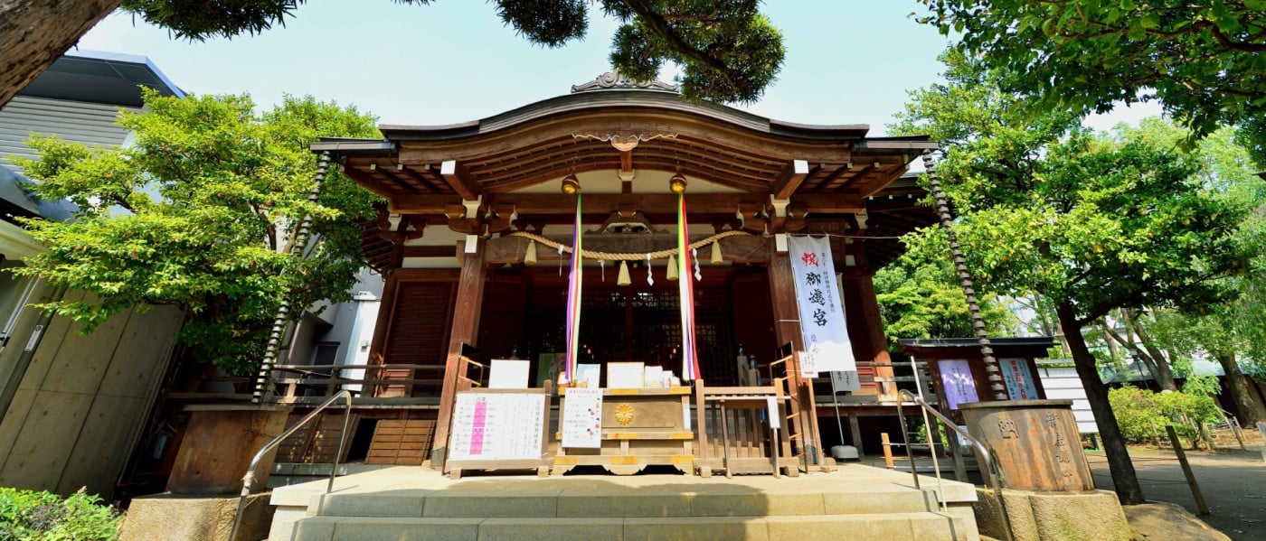 なぜ鳩森八幡神社は勝負運の聖地なのか？富士塚と将棋堂の真相【2026】