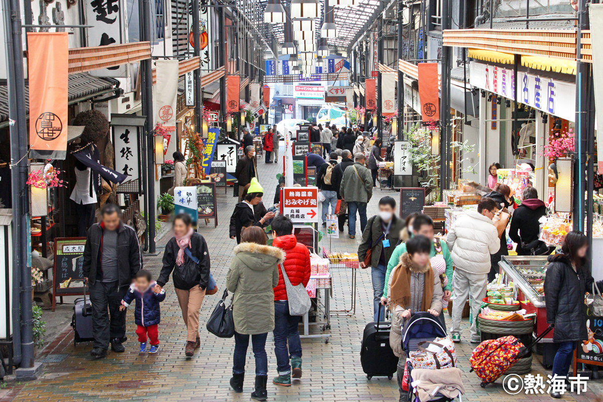熱海商店街が今若者で大盛況の真相！最新食べ歩きと混雑回避術2026
