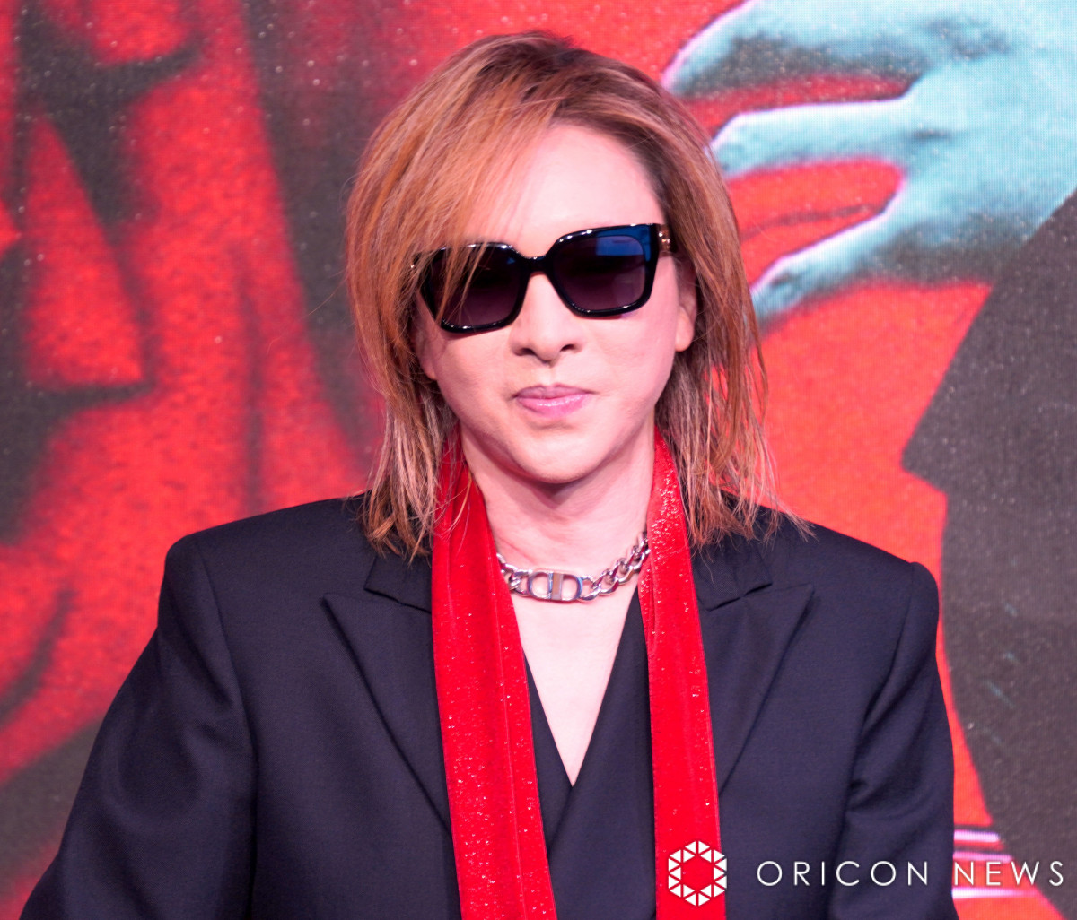 Yoshiki引退説の真相｜首手術とドラムの限界、2026年現在の活動