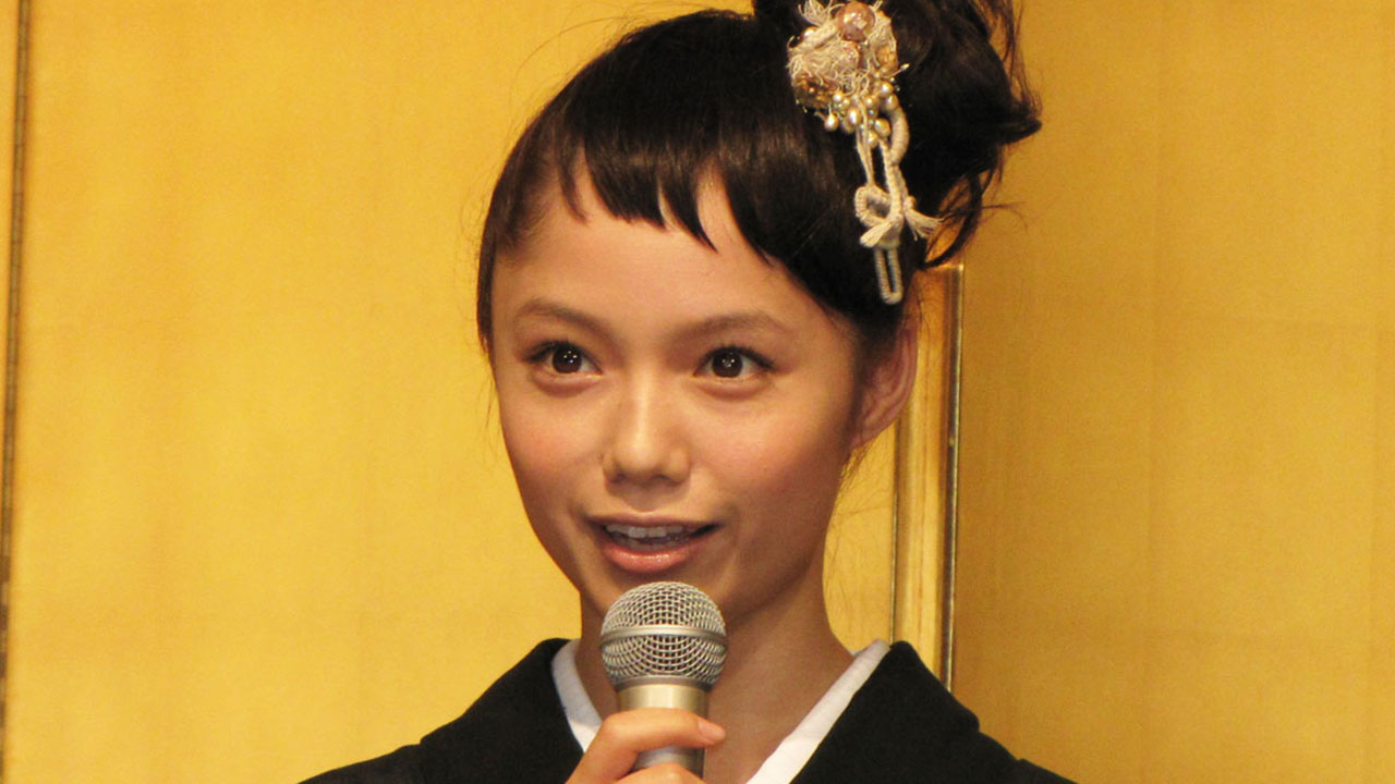 岡田准一と妻・宮﨑あおいの現在｜馴れ初めから子供2人の私生活まで