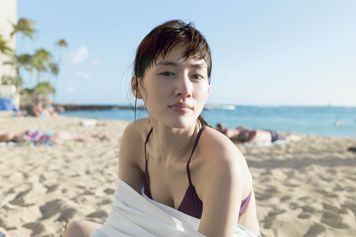綾瀬はるか水着とグラビア時代の真相｜国民的女優への転機と美ボディの軌跡