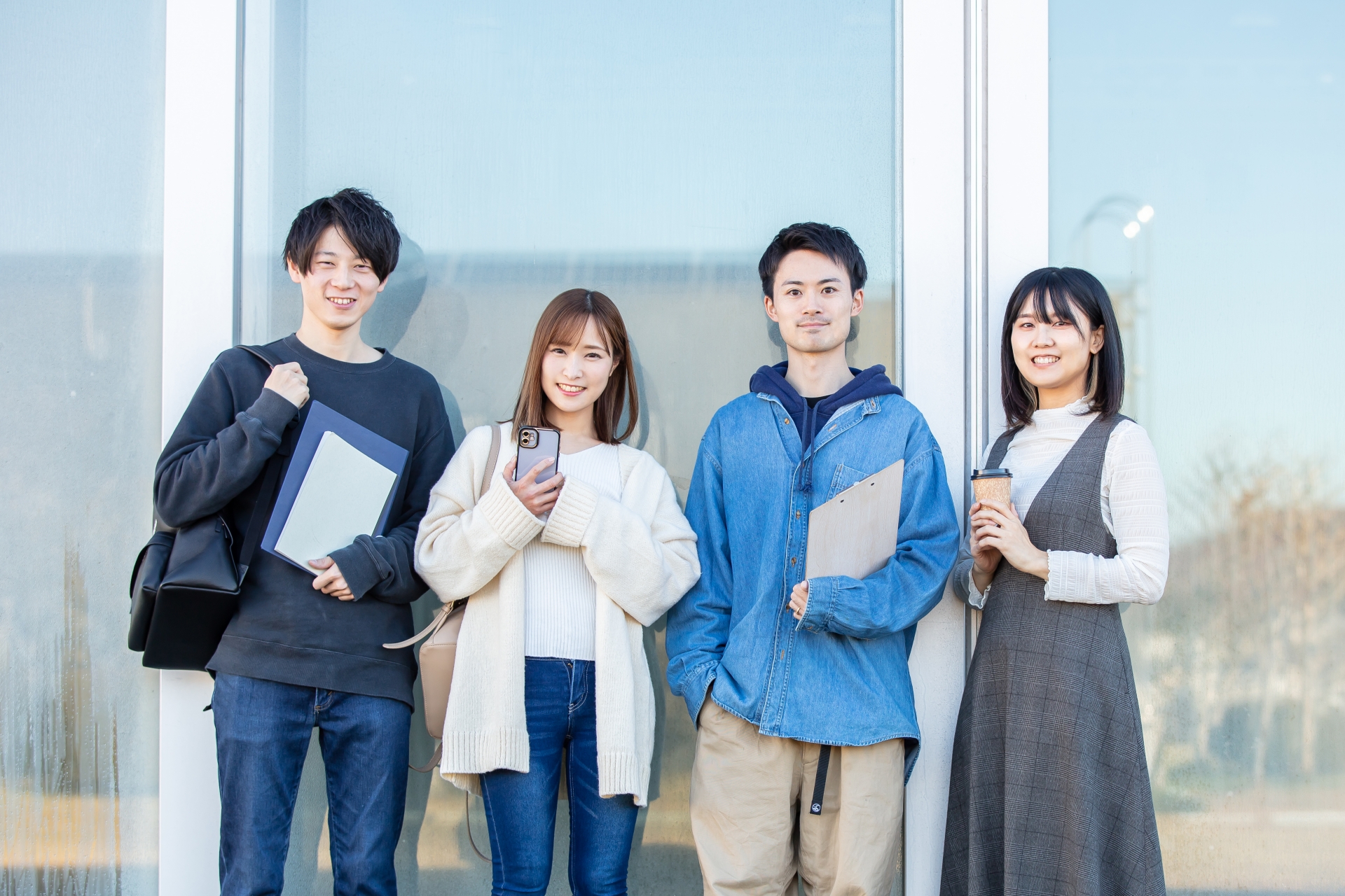 大学でサークルに入らないと後悔する？2026年の割合と就活の真相