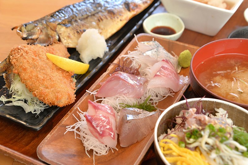 平塚漁港の食堂の限定地魚と行列回避の裏技！相模湾の旬を味わう