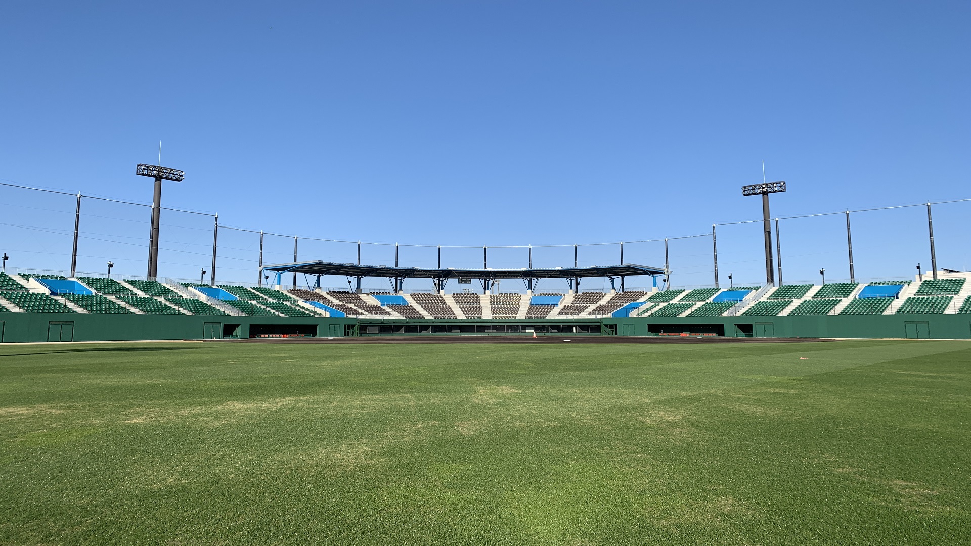 くら寿司スタジアム堺を徹底攻略！座席の見え方と駐車場混雑回避術