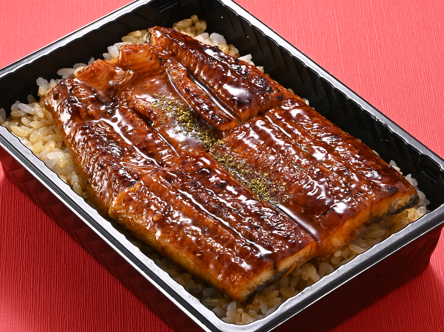 うな重とうな丼の違いは器だけ？量と部位の差や並・特上の真相を徹底解説