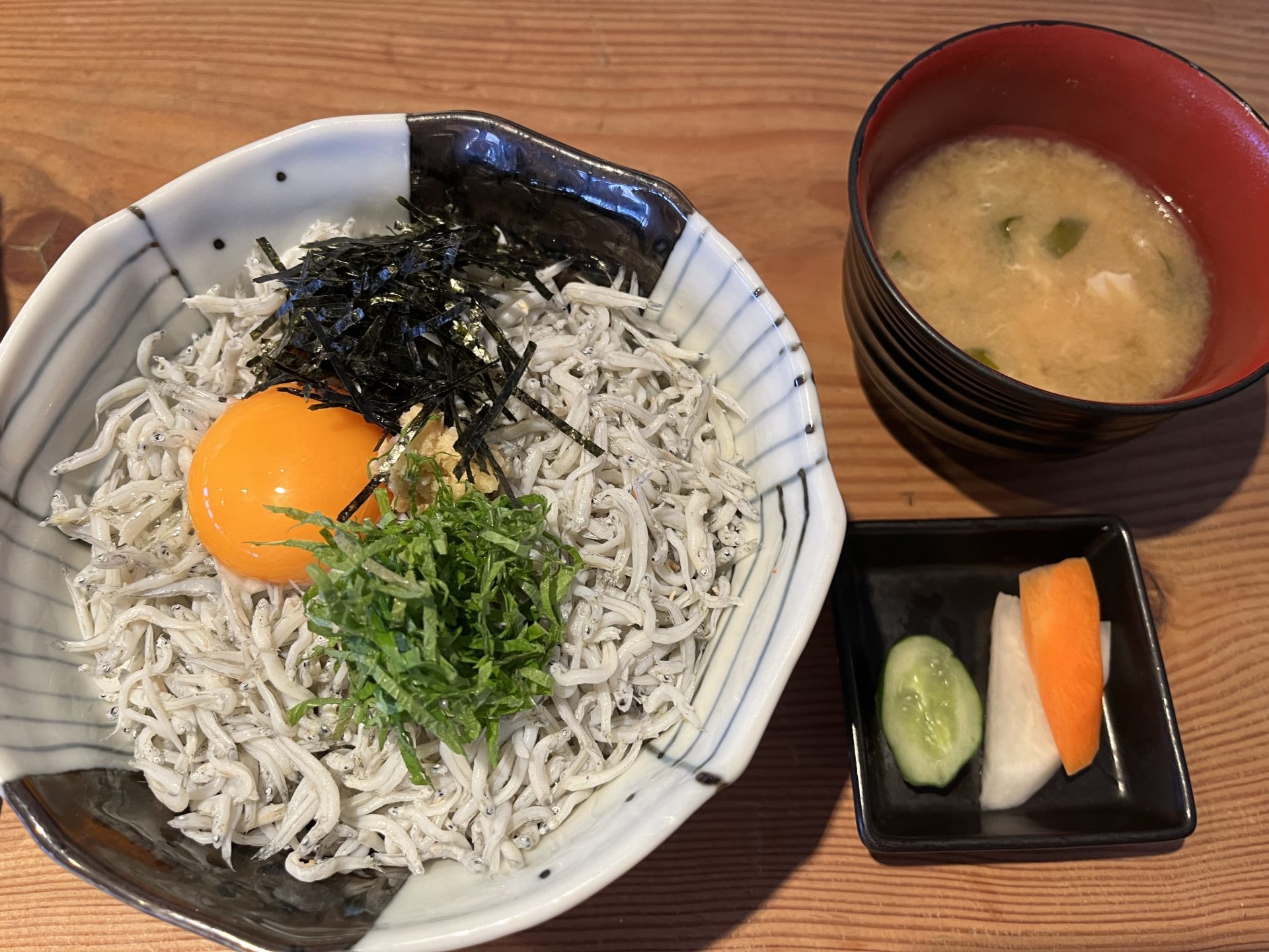 腰越しらすや完全攻略！待ち時間激減の裏ワザと生しらす入荷情報