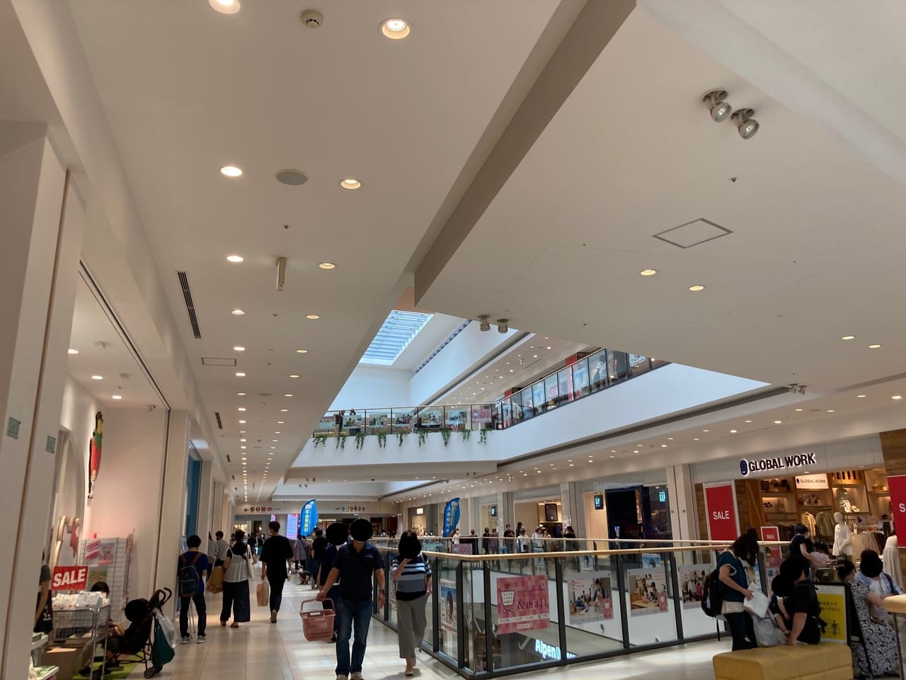 ららぽーと横浜で相次ぐ閉店の真相は？2026年新店舗と改装情報