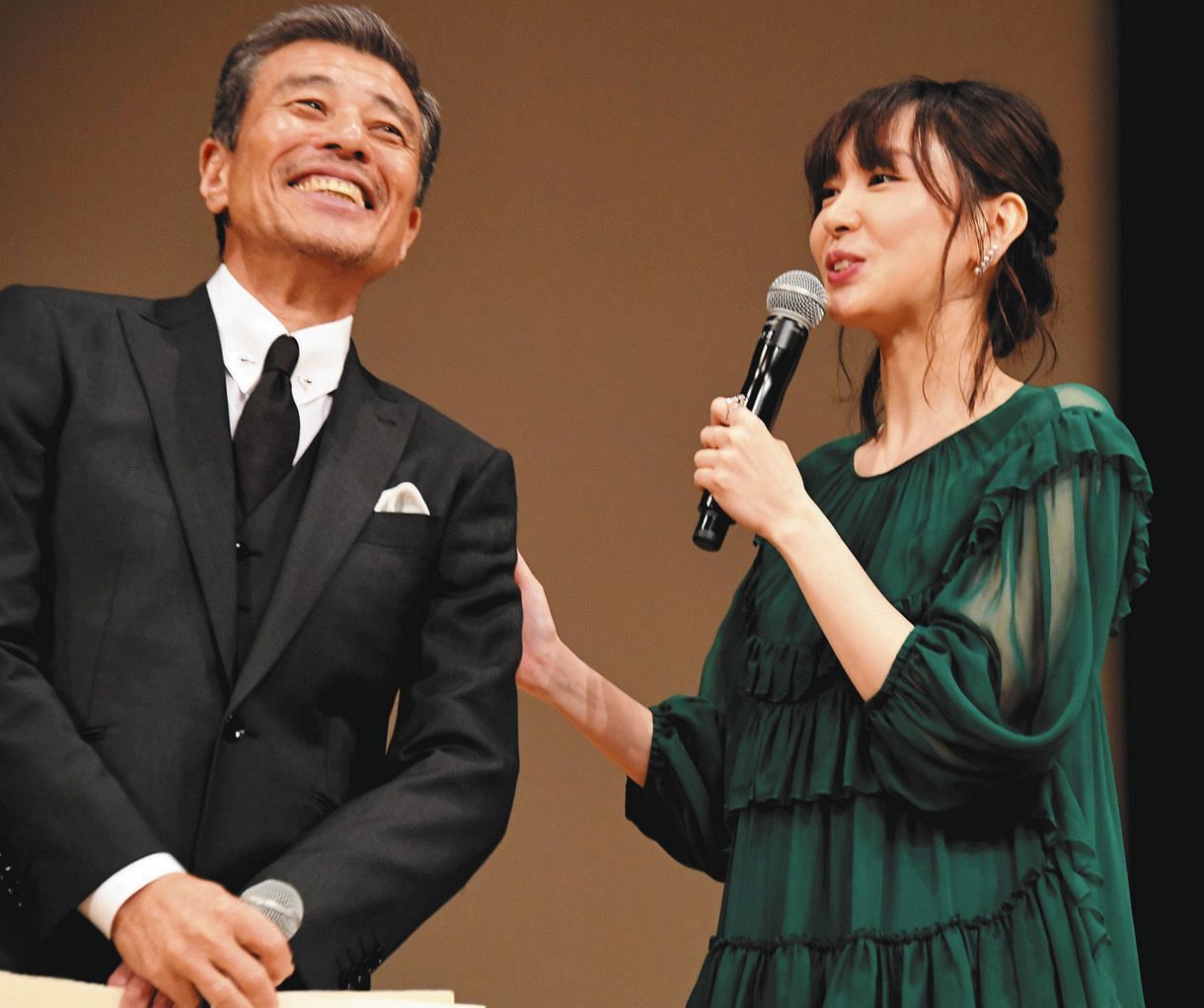 新垣結衣の父親の職業と素顔は？高身長の遺伝や星野源との絆を徹底取材