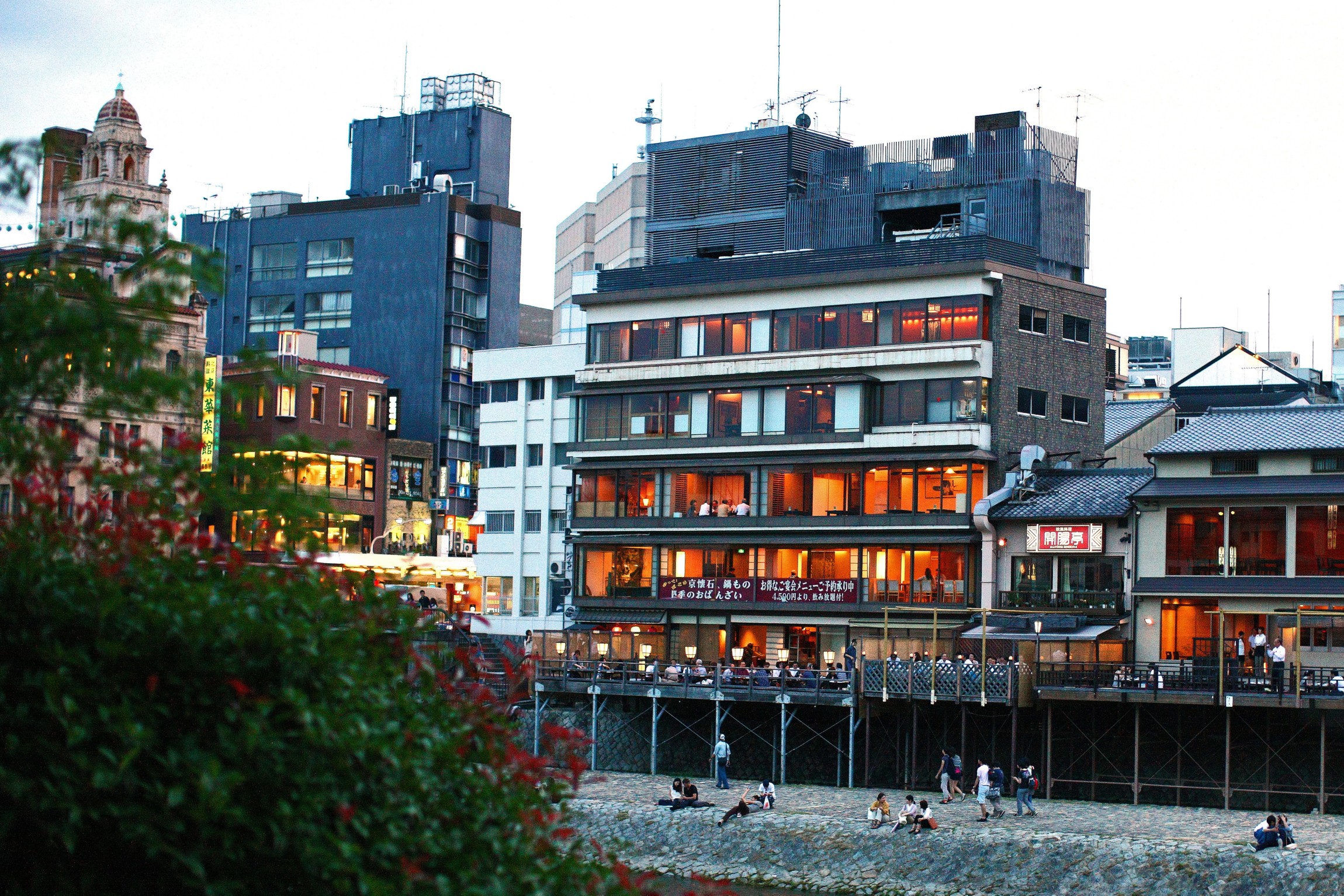 先斗町いづもやの評判と真価｜納涼床の予約法や鰻・会席の価格を徹底解剖