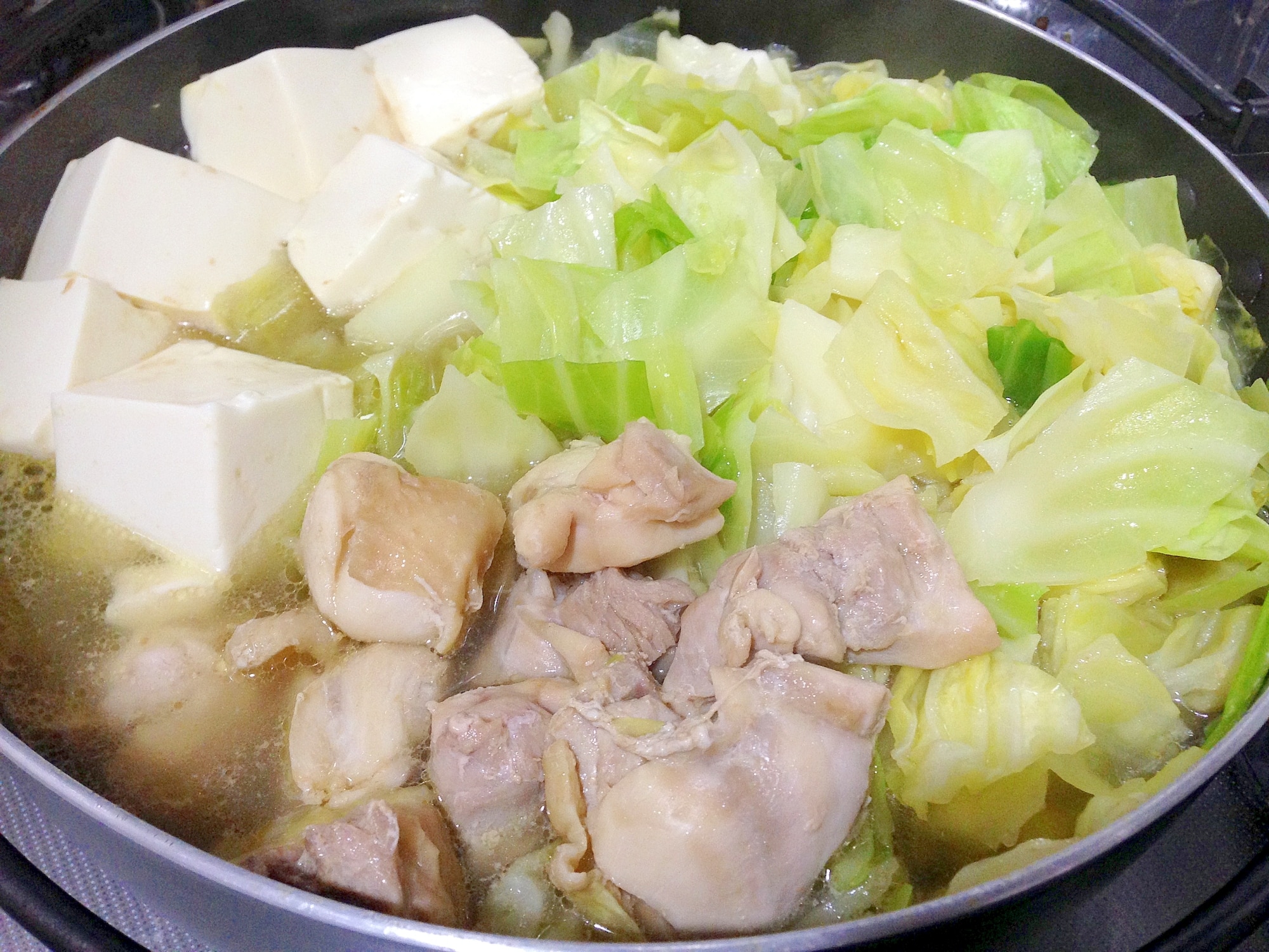 鶏肉とキャベツ鍋が劇的に旨い理由！黄金比スープと下処理の極意