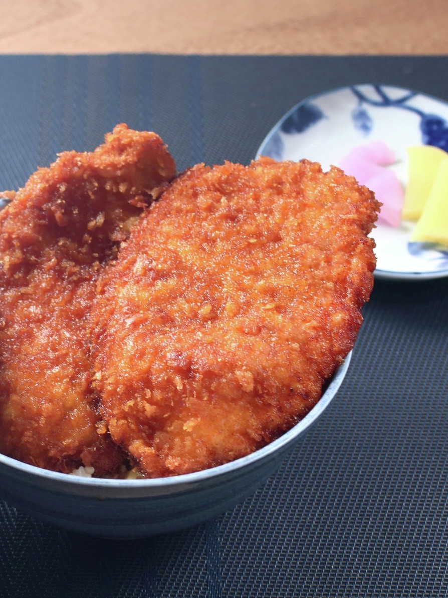なぜ秩父わらじカツ丼は人を惹きつけるのか？元祖の秘密と名店比較