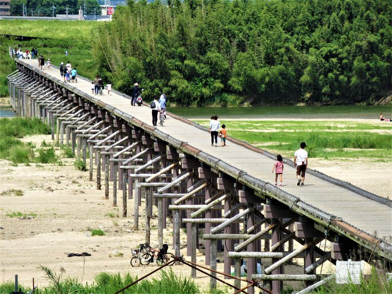 なぜ流れる？京都「上津屋橋」の仕組みと時代劇聖地の現在地2026