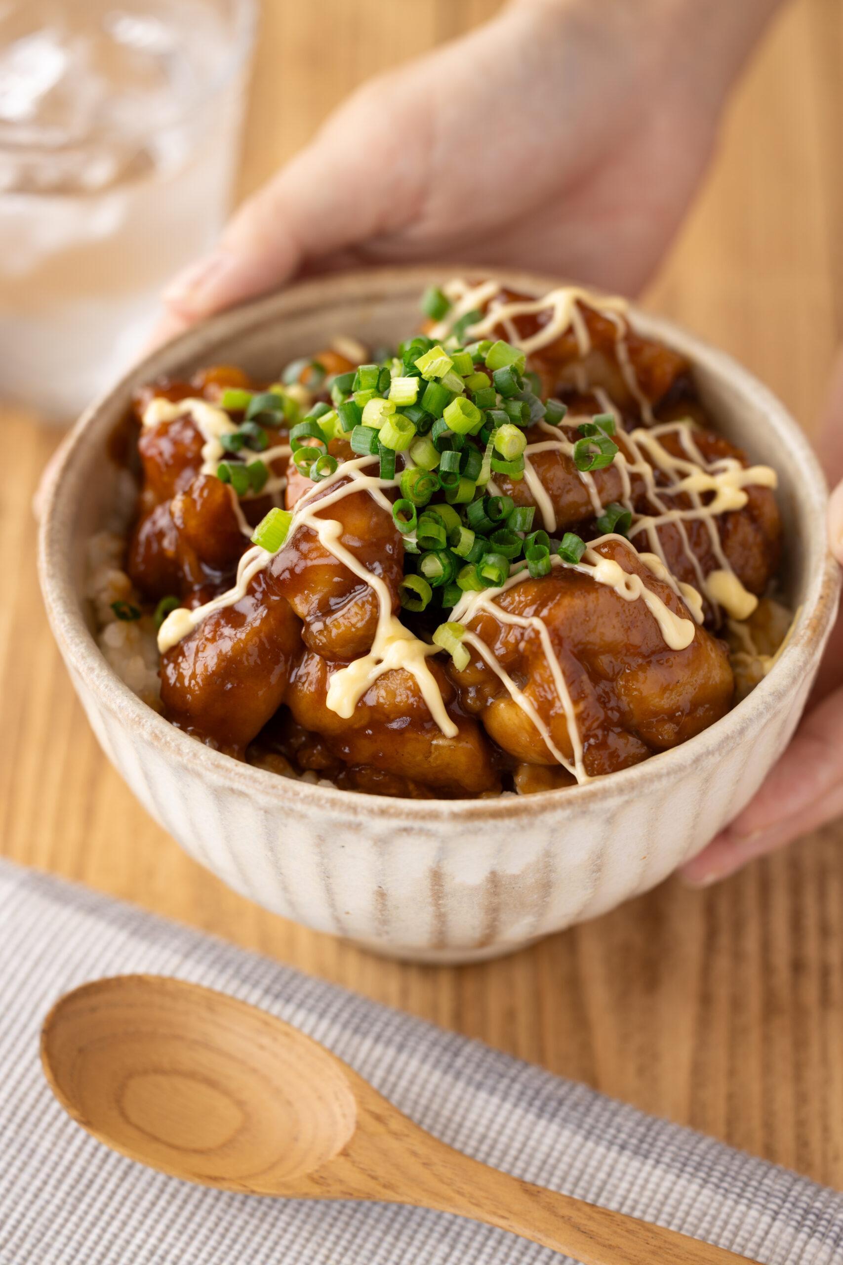 箸が止まらない鶏マヨ丼の魔力！黄金比タレと肉が柔らかい科学的理由