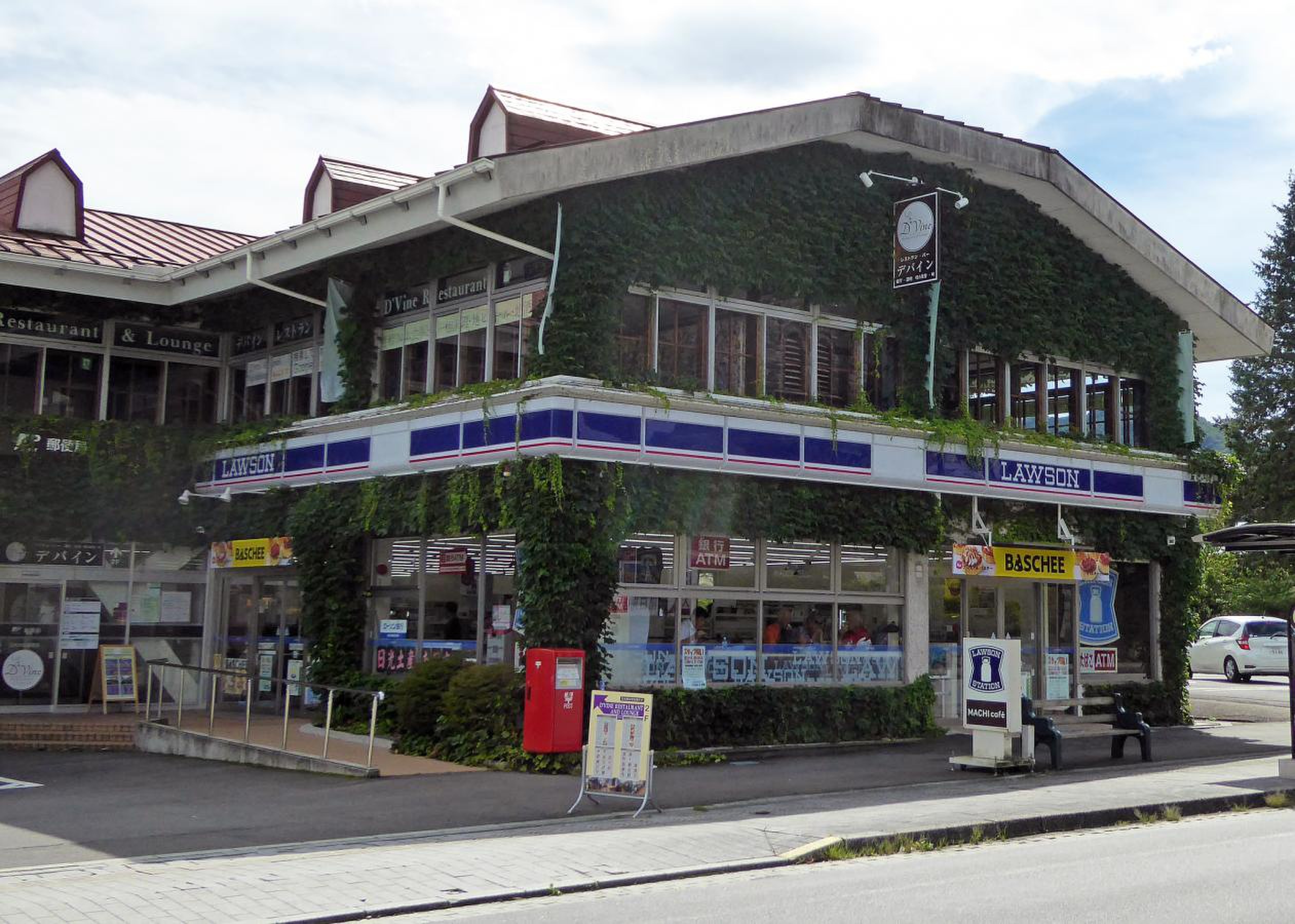 茶色いローソン日光東照宮前店の謎に迫る！限定土産や駐車場事情