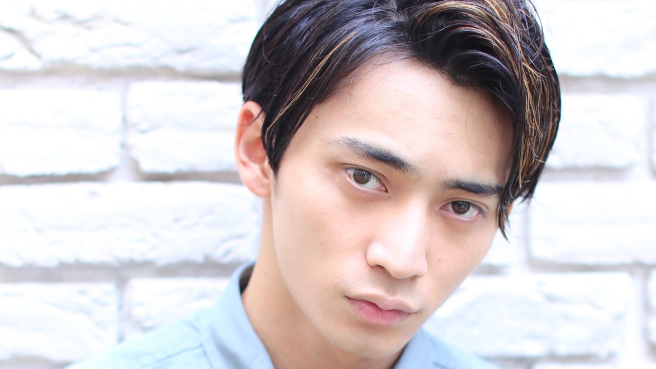 おでこが広い男性はハゲの前兆？生まれつきとの違いと似合う髪型