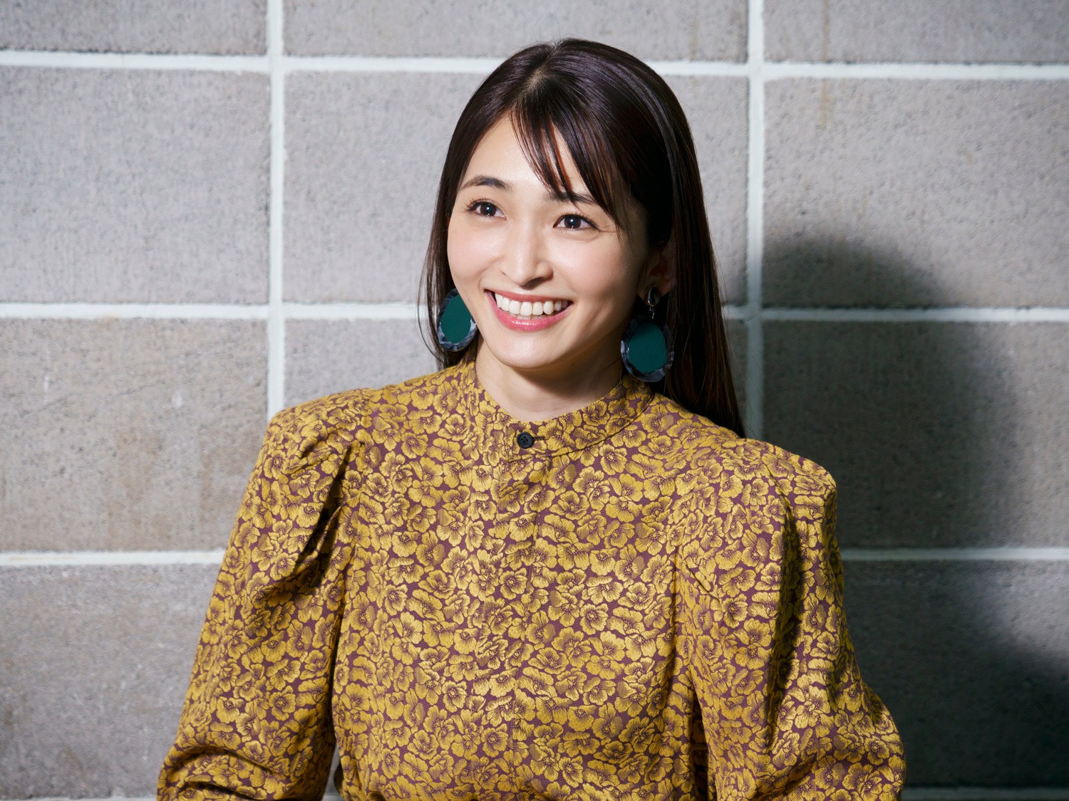 岡本玲が魅せる「30代半ばの覚悟」——独立、舞台プロデュース、自立した表現者が切り拓く2026年の現在地