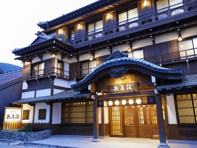 参拝の疲れを癒やす琴平温泉の隠れ家宿！絶景露天風呂と限定予約術