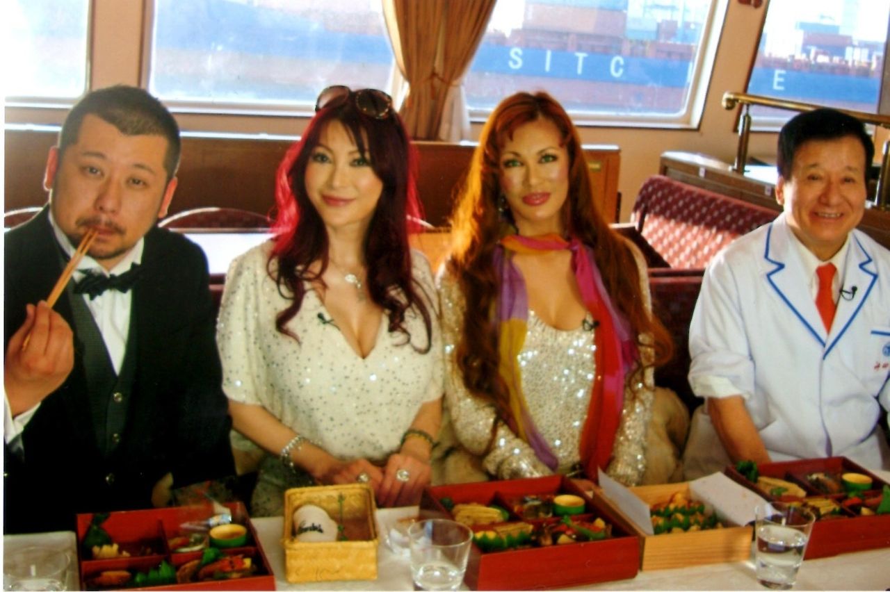 叶姉妹の食事ルーティン徹底解剖！毎日ステーキで美ボディを保つ真相