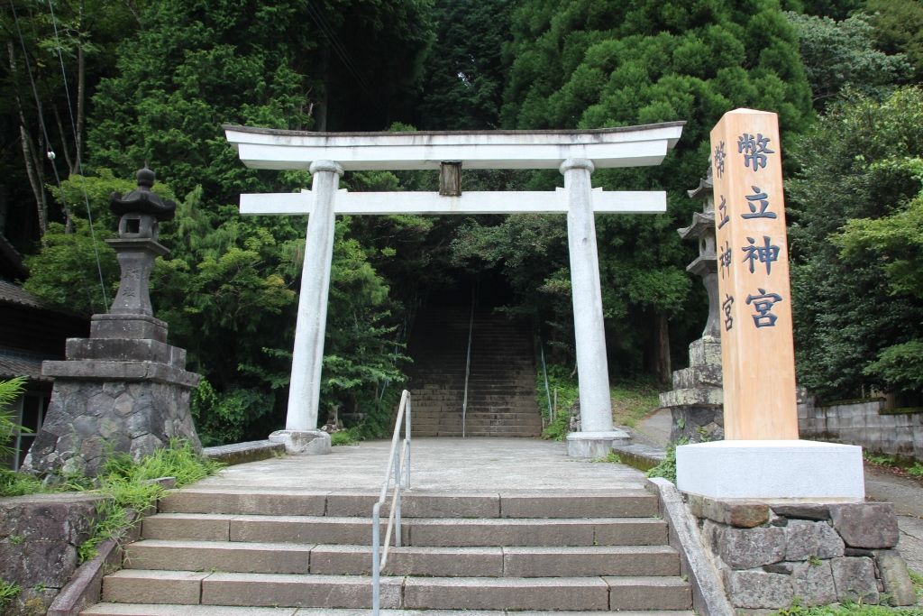 古代の謎か観光の過熱か！幣立神宮を巡る議論と噂の深層に迫る