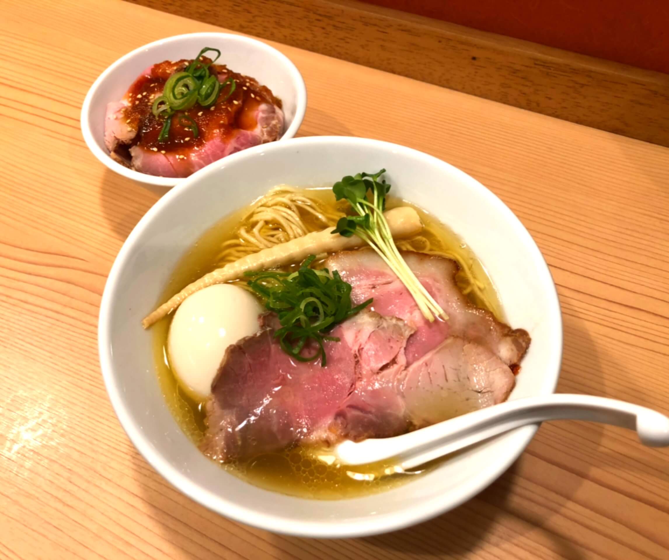 行列が絶えない「地鶏ラーメンとりじ」人気の理由と極上スープのこだわり