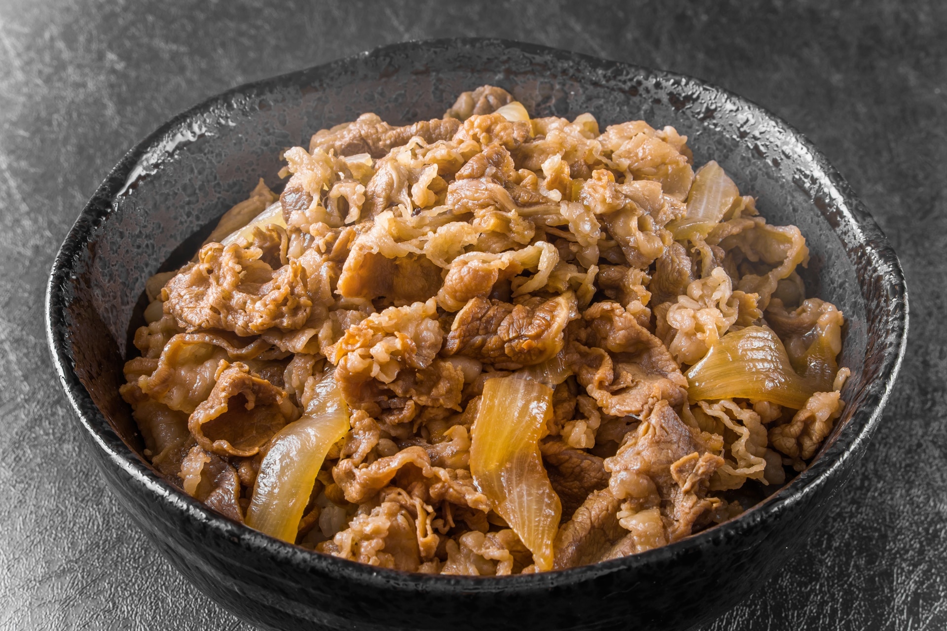 すき家キング牛丼の総重量は何G？ご飯と肉の量・2026価格を徹底解剖