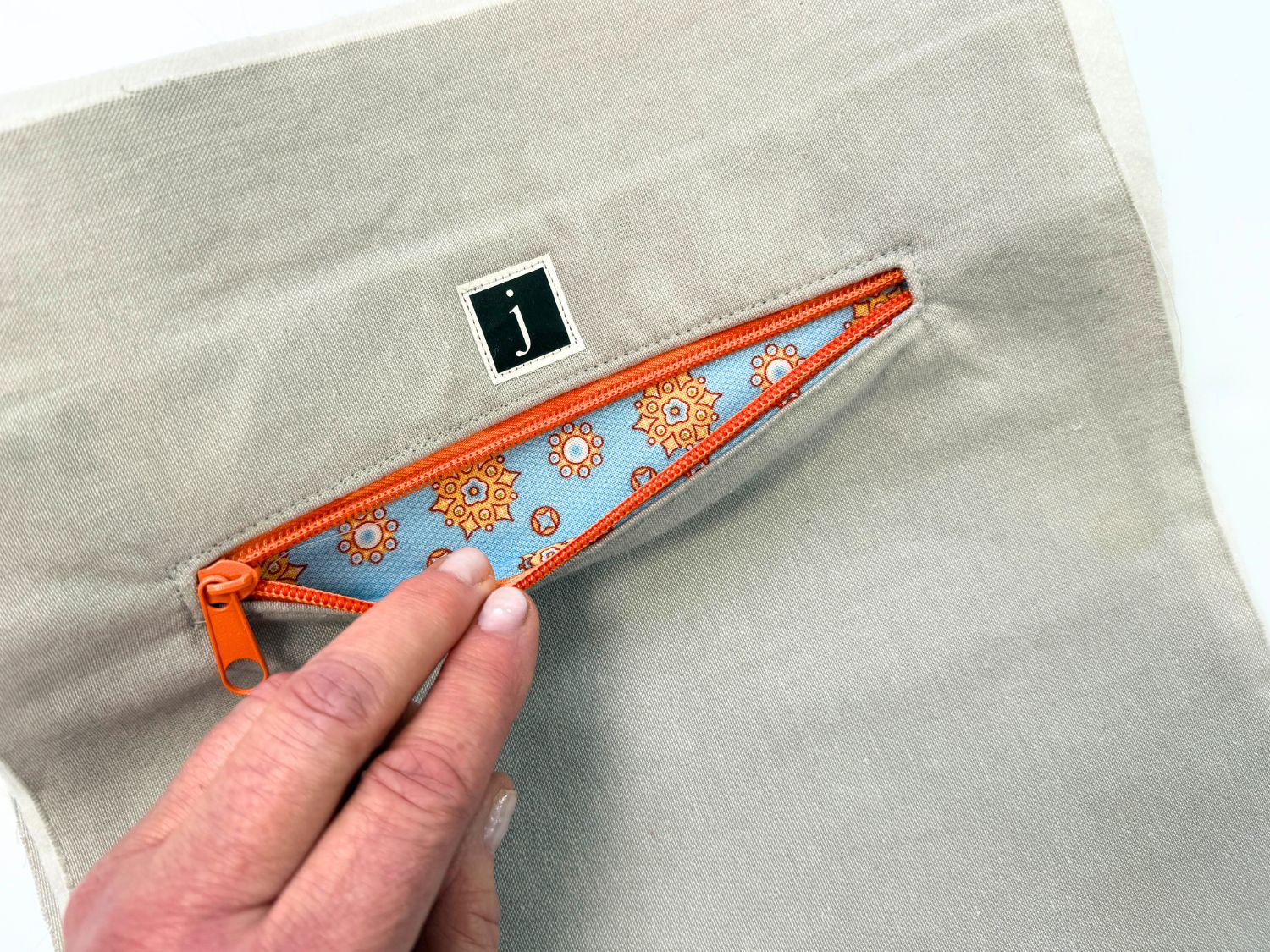 How to Sew a Zippered Pocket