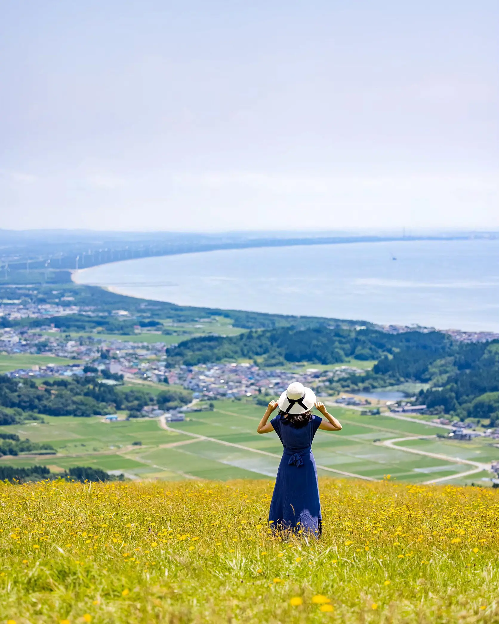 360度絶景の男鹿半島・寒風山！回転展望台の魅力と旅の最新ガイド