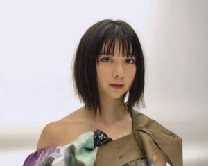 上白石萌歌、26歳の覚醒。最新グラビアで見せた「表現者」としての生々しさと、美の境界線