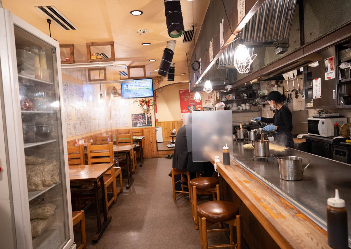 広島ふみちゃん流川店が深夜に行列を作る理由と名物そば肉玉の真価