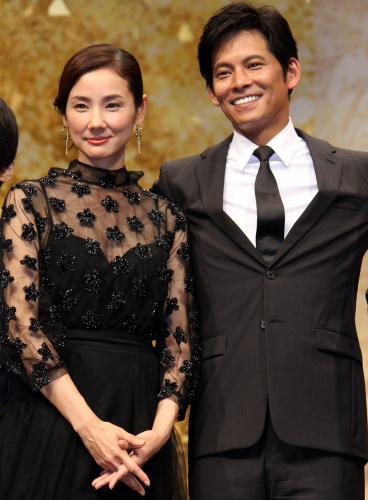 織田裕二を支える妻・野田舞衣子の現在！知られざる家族の絆と素顔